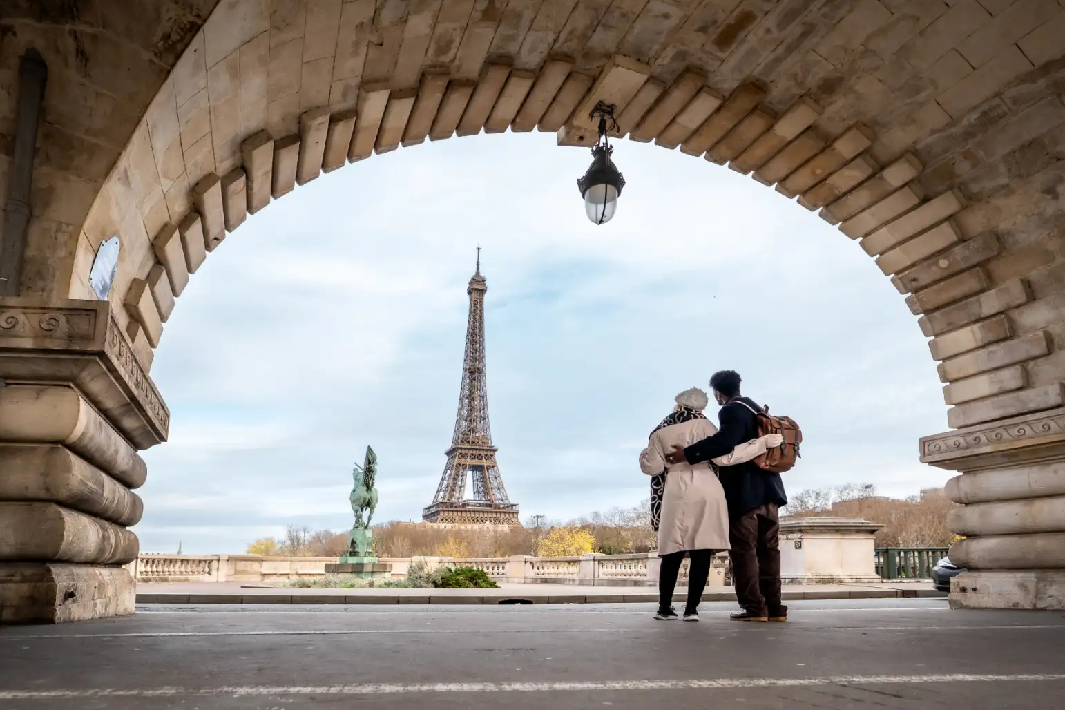 explore-romance-elegance-paris-img (1)